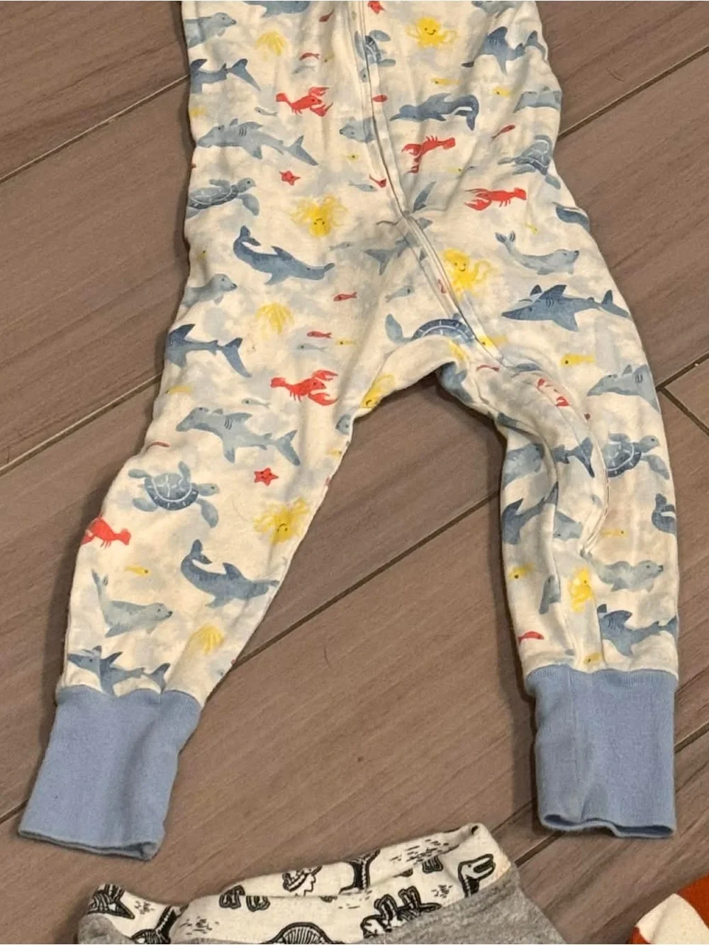 16pc bundle lot 24m 1sleeper 3undies 6onepieces 2shorts 4shirts no stains